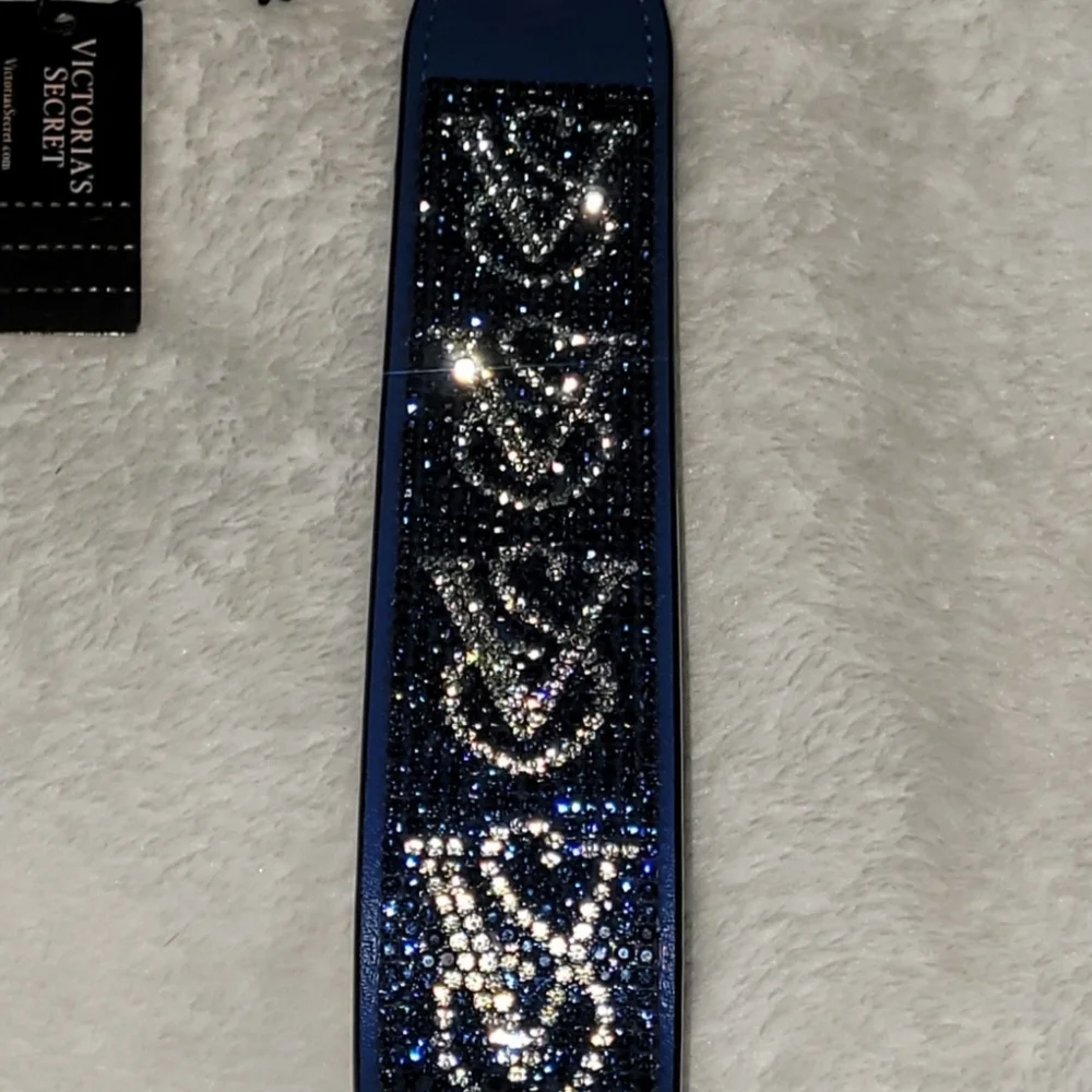 Nwt VS Wristlet Keychain Blue sapphire and Silver With Rhinestone.Read Full Post - Picture 5 of 12